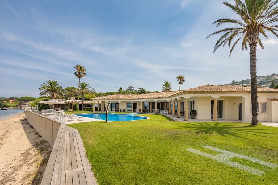 Cap Horizon - Gassin - Magnifique villa pied dans l'eau - 2