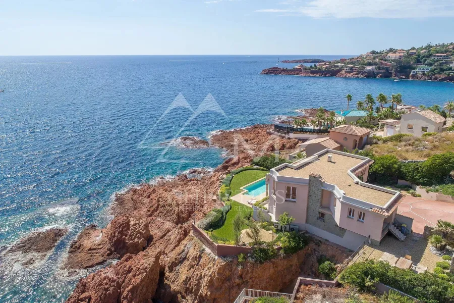 Proche Cannes - Villa pieds dans l'eau - 1