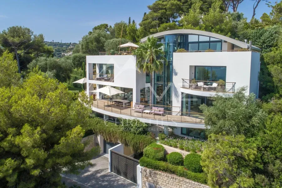 Saint-Jean-Cap-Ferrat – Außergewöhnliche Villa mit Panoramablick auf das Meer - 2