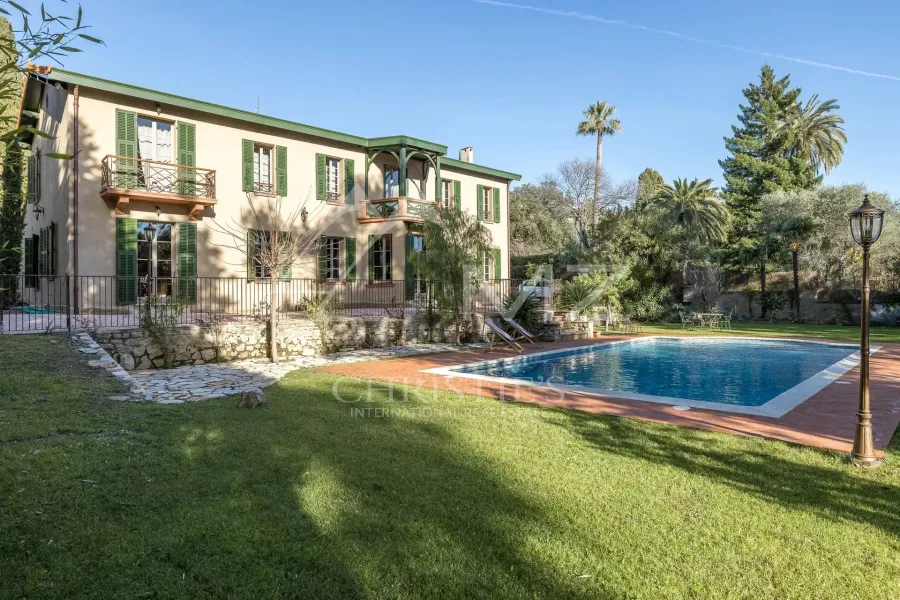 Cannes - Villa à pied de la mer