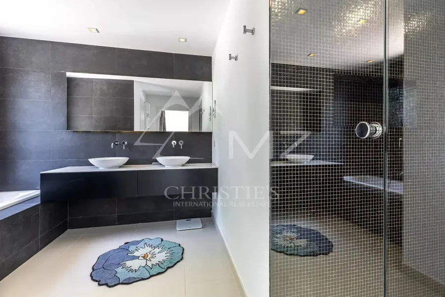 Cap d'Antibes - Villa contemporaine entièrement rénovée - 9
