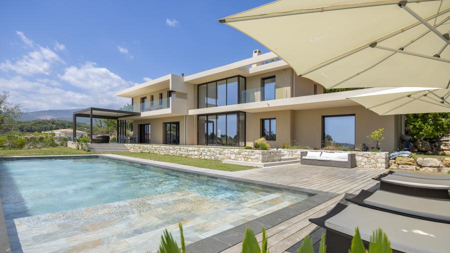 Une signature architecturale contemporaine avec panorama d'exception
